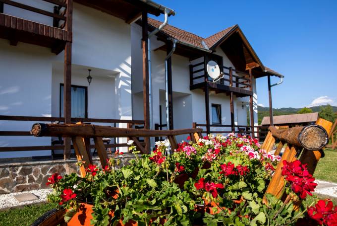 Pallós Apartments