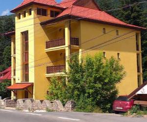 Fenyő Villa, photo 5 of 13