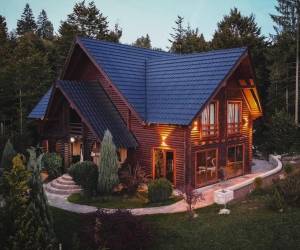Rustic Wood Villa, photo 2 of 22