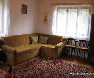 Fenyő Kulcsosház, photo 3 of 8