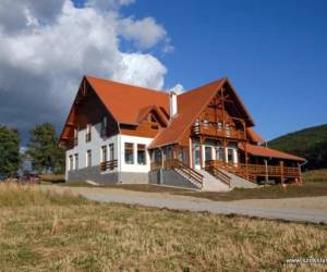 Várdomb Panzió és Étterem
