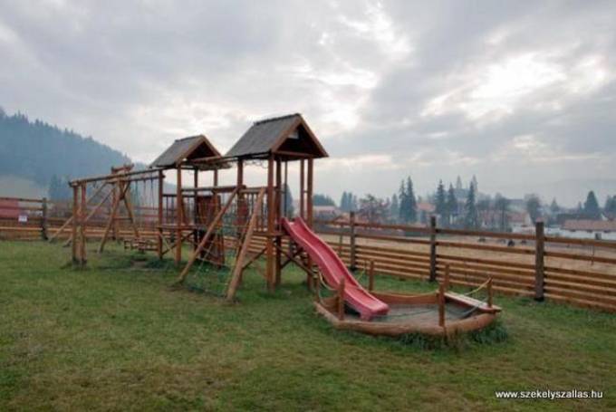 Várdomb Panzió és Étterem