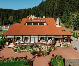 Hotel Lacu Rosu