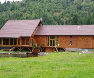 CrossLine Lodge