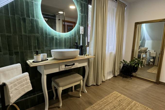 Emerald Chalet