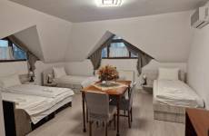 Gazdaságos négyágyas szoba – 28 m²-es, praktikus családi szoba