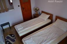 Négyszemélyes szoba (1 franciaágy + 2 egyszemélyes ágy)