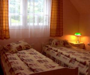 Kétágyas szoba