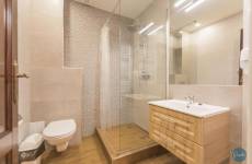 Szoba kétszemélyes ággyal – Saját fürdőszobával, privát szaunával