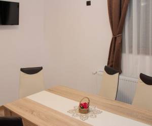 2. számú apartman (2 hálószoba, konyha, 1 fürdőszoba)