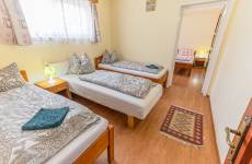 Háromfős szoba – Családbarát megoldás