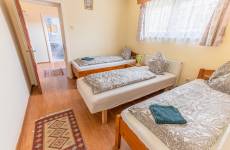 Háromfős szoba – Családbarát megoldás