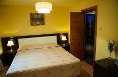 Kétágyas szoba (pótágyazható)