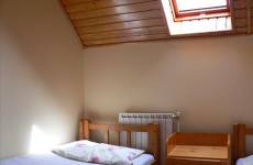 10 fős manzárd (5 drb. 2 személyes matrac)