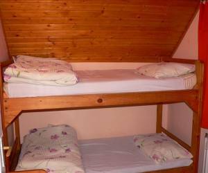 10 fős manzárd (5 drb. 2 személyes matrac)