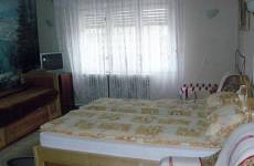 Franciaágyas + 2 szimpla ágy
