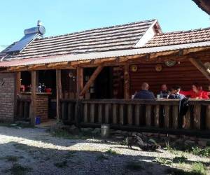 Fehér & Fekete Lak