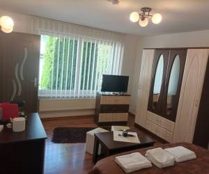 Deluxe franciaágyas svédasztalos reggelivel