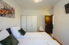 Larix szoba – kényelmes pihenés okos TV-vel