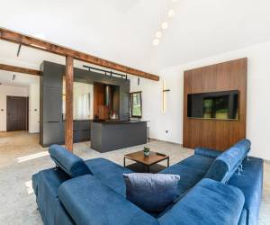 Villa jakuzzival – privát wellnessélmény az erdő szélén