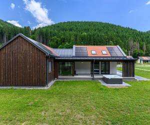 Villa jakuzzival – privát wellnessélmény az erdő szélén