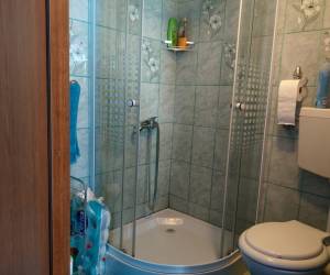 Saját fürdőszobás, franciaágyas szoba