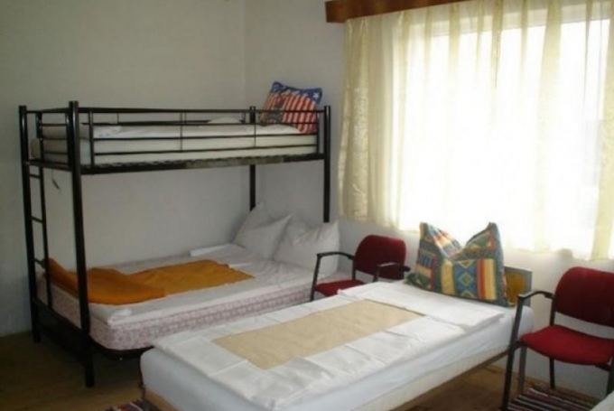 Room with 16 beds
